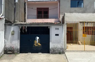 “nem toda casa precisa brilhar. algumas só precisam de alguém que veja a beleza escondida.'