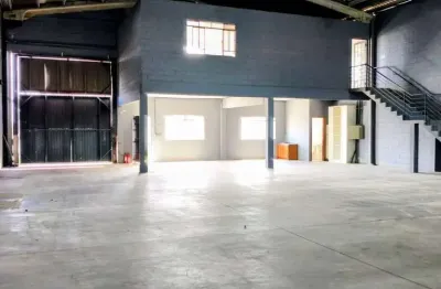 Barracão para locação, emiliano perneta, 2 banheiros, 6 vagas