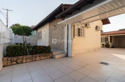 Casa - alto padrão com 03 dormitórios sendo 01 suíte no ipiranga/ são josé, sc