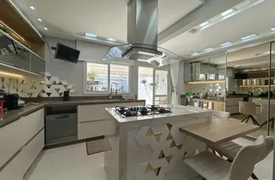 Casa a venda com 03 dormitórios sendo 01 suíte no balneário/ florianópolis, sc