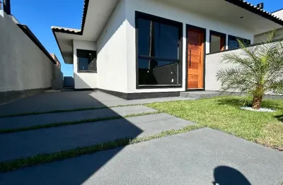 Casa com amplo terreno, com quintal de 02 dormitórios com suite, palhoça!