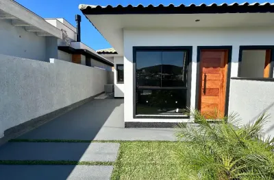 Casa com amplo terreno, com quintal de 02 dormitórios com suite, palhoça!