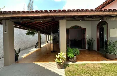 Casa com 3 quartos para alugar na Travessa Tenri, Coqueiro, Ananindeua
