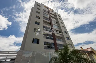 Apartamento à venda com 80 m² priv., 3 dorm. e sacada com churrasqueira!