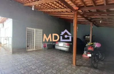 Casa com 3 quartos à venda no Jardim Holanda, Uberlândia 