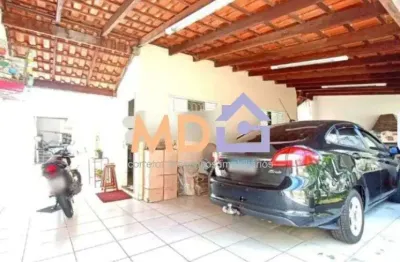 Casa com 3 quartos à venda no Jardim Holanda, Uberlândia 