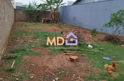 Terreno com ótima localização por preço imperdível! plaino e todo murado!