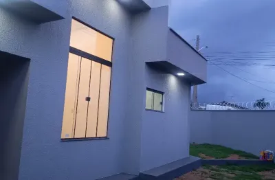 Impecável casa de 3 quartos sendo 1 suíte plena, área gourmet, quintal  amplo, moderna e tranquila, localização  previlegiada'oportunidade única''