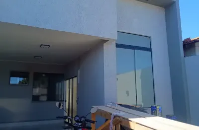 Casa térrea  3 quartos espaço amplo, sala c/ 2 ambientes, cozinha grande e área gourmet c churrasqueira próximo ao shopping aparecida