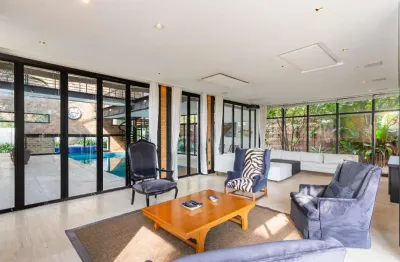 Oportunidade - casa com 700 m², 5 quartos sendo 4 suítes à venda no bairro boaçava.