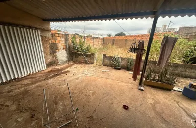 Terreno à venda na Avenida Solidariedade, 1590, Dom Almir, Uberlândia