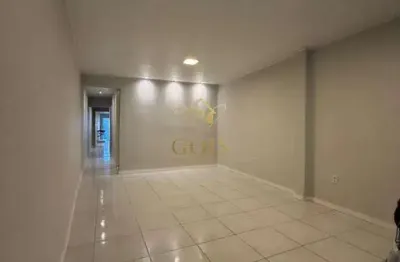 Casa ampla com 2 quartos e quintal no poço – ótima localização no poço