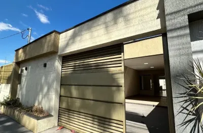 Casa com 3 quartos à venda na Avenida Cônego Januário, Vila Santa Helena, Goiânia