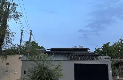 Casa com 3 quartos à venda na Avenida Ararapes, Jardim Califórnia, Goiânia