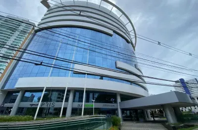 Alugo belíssima sala comercial com 34m² no bairro do tirol - natal - rn.