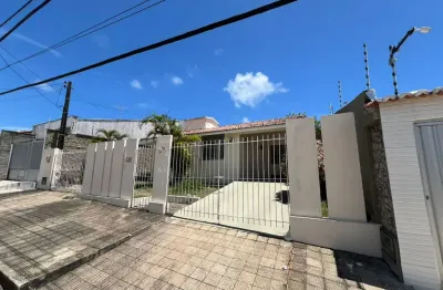 Vendo belíssima casa com 03 dormitórios no bairro de neópolis em natal/rn.