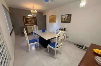Apartamento amplo de 3 quartos em boa viagem. a apenas 200m do mar