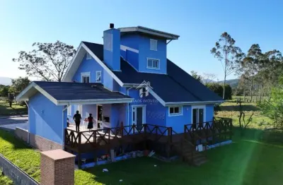 Linda casa estilo americana condominio fechado alto padrão