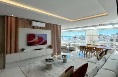 Cobertura de luxo na beira-mar norte – modernidade, sofisticação e vista deslumbrante