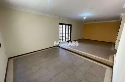 Casa com 4 quartos, 1 suíte, para alugar, 495 m² por r$ 8.700 - jardim américa - bauru/sp