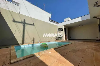 Casa com 3 quartos (1 suíte), 3 vagas, para alugar, 240 m² por r$ 3.300/mês - vila universitária - bauru/sp