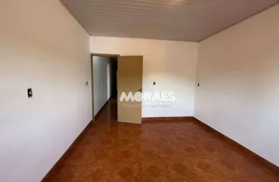 Casa com 3 quartos para alugar, 250 m² por r$ 1.750/mês, próximo à bernadino de campos - vila ipiranga - bauru/sp