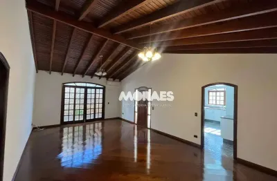 Casa com 3 quartos, 1 suíte, 2 vagas, a/c 180 m² - venda por r$ 1.100.000 ou aluguel por r$ 4.200/mês - jardim europa - bauru/sp