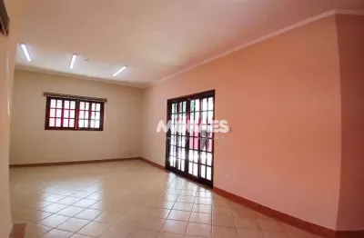 Casa com 3 quartos, 1 suíte, 4 vagas, 364 m², para alugar por r$ 4.000/mês - jardim europa - bauru/sp