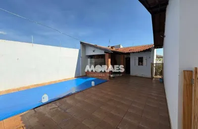 Casa com 3 quartos, 1 suíte, 2 vagas para alugar, 300 m² por R$ 4.000/mês - Parque Vista Alegre - Bauru/SP