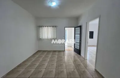 Casa com 3 quartos, 1 suíte, 2 vagas para alugar, 350 m² por r$ 2.650/mês - vila santa izabel - bauru/sp