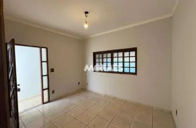 Casa com 2 quartos, 1 suíte para alugar, 200 m² por r$ 1.800/mês - núcleo habitacional mary dota - bauru/sp