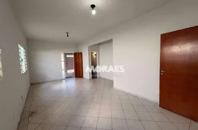 Casa com 4 quartos, 3 vagas, 360m² - venda por R$ 730.000 ou aluguel por R$ 3.500/mês - Jardim Colonial - Bauru/SP