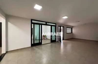 Casa com 3 suites, 2 vagas, a/c 250 m² - venda por R$ 1.100.000 ou aluguel por R$ 6.000/mês - Vila Guedes de Azevedo - Bauru/SP