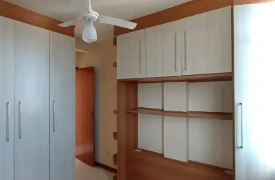 Centro, excelente apartamento, perto de tudo, pronto para morar.