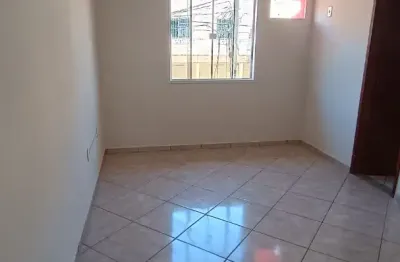 Duplex Novo Horizonte, excelente localização, imóvel com 3 quartos.