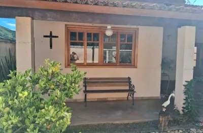 Belíssima casa disponível para venda, ótima localização em guaratinguetá sp.