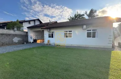 Casa com amplo quintal em região livre de enchentes