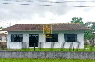 Casa com edícula e amplo terreno no bairro araponguinhas