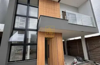 Sobrado próximo ao mar no bairro itacolomi em balneário piçarras