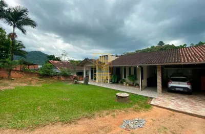Casa com potencial de expansão no bairro tiroleses/timbó