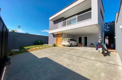 Casa de alto padrão com fino acabamento no bairro das capitais