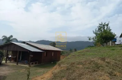 Encantador terreno rural com casa e lago em rio dos cedros