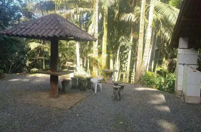 Sítio totalmente mobiliado e com 3.250m² de terreno