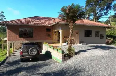 Seu refúgio na natureza: mini sítio semi mobiliado em alto cedros