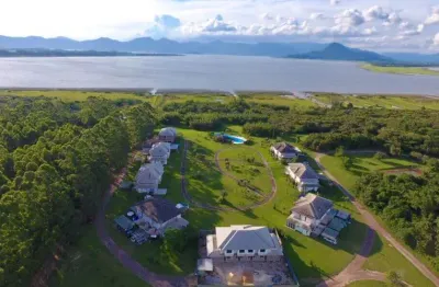 Casa mobiliada no condomínio lake village – palmital, 3 dormitórios, área gourmet e lazer completo!