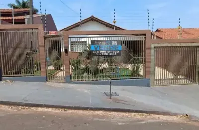 Casa com 3 quartos à venda na Rua Ugo Fontana, 175, Conjunto Habitacional Antônio Euthymio Casaroto, Cambé