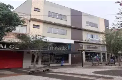 Sala comercial para alugar na Avenida Brasil, 63, Centro, Cambé