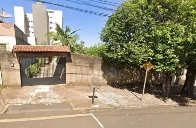 Terreno à venda na Rua Espanha, 685, Centro, Cambé