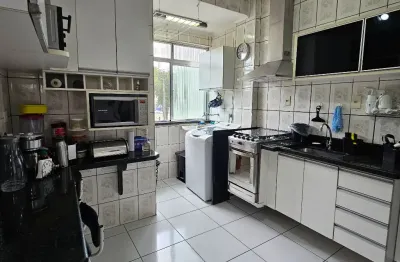 3 dormitórios com 2 banheiros no canal 3! aréa útil de 75m², ótima localização! arejada e iluminado!