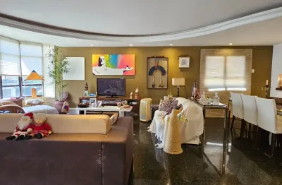 Casa com personalidade! 3 dorms(1 suite) + lavabo + depend. completa + churrasqueira! 190m² 2 vagas
